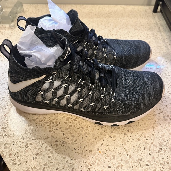 NIKE Training Sneakers - Picture 2 of 6